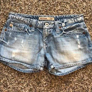 Big Star “Casey” Low-Rise fit size 28 denim shorts